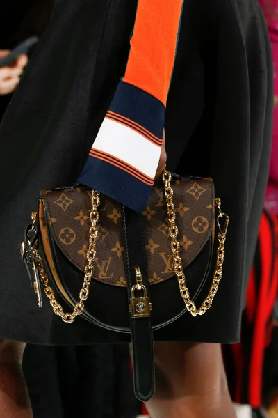 Look 26